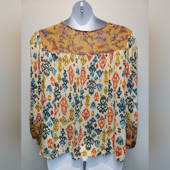 FARMERS MARKET by One World Mix Ikat Printed Woven Crochet Detailed Blouse Ivory - Picture 8 of 10